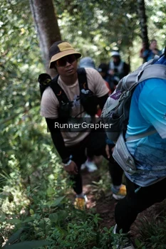 Runner Photo 101200