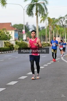 Runner Photo 1114437