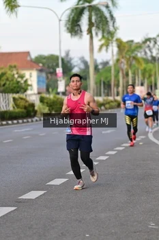 Runner Photo 1114438