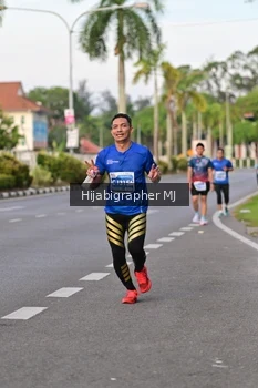 Runner Photo 1114445