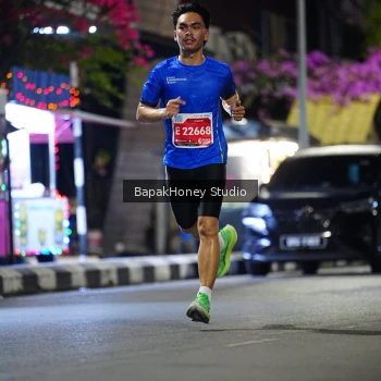 Runner Photo 1121456