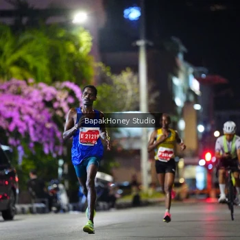 Runner Photo 1121528