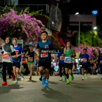 Runner Photo 1174365