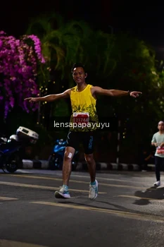 Runner Photo 1194200