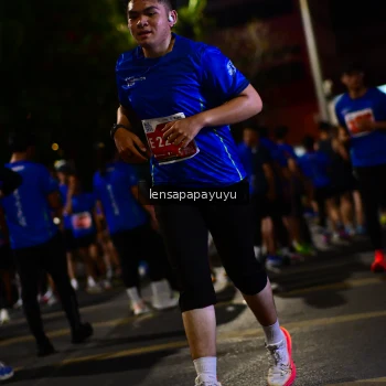 Runner Photo 1194305