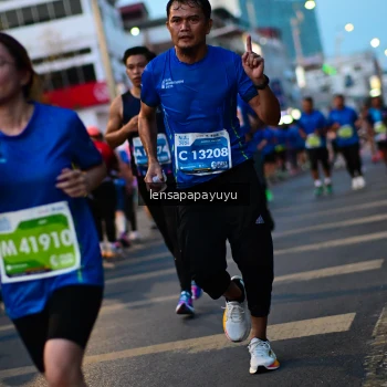 Runner Photo 1196510