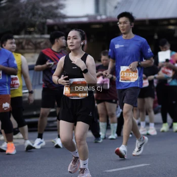 Runner Photo 1200118