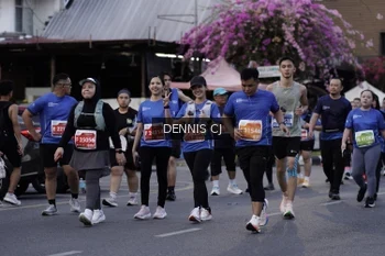 Runner Photo 1200375