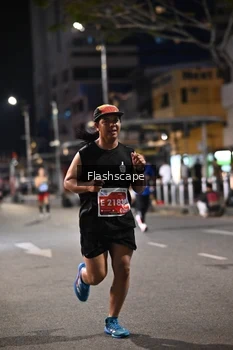 Runner Photo 1201590