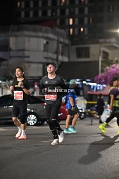 Runner Photo 1202013