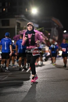 Runner Photo 1202150