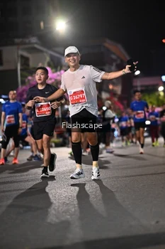Runner Photo 1202183