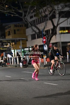 Runner Photo 1204502