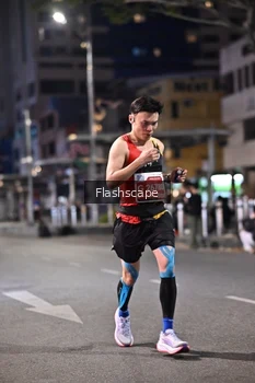 Runner Photo 1205624