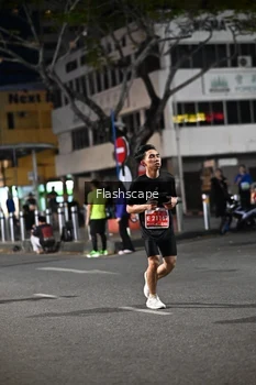 Runner Photo 1206375