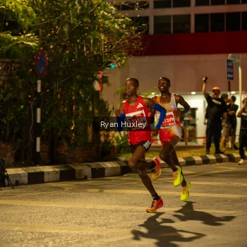 Runner Photo 1221595
