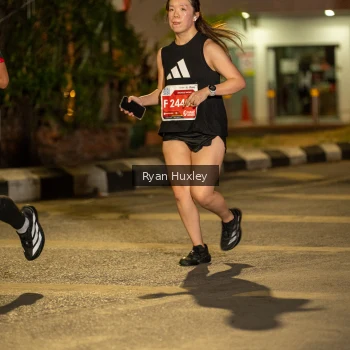 Runner Photo 1222344