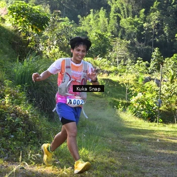 Runner Photo 1242022