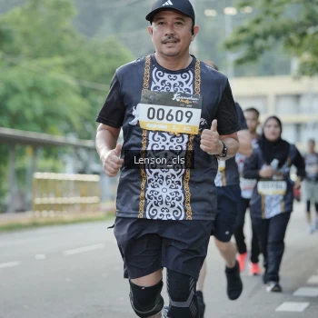 Runner Photo 1367213