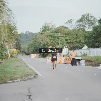Runner Photo 1367275
