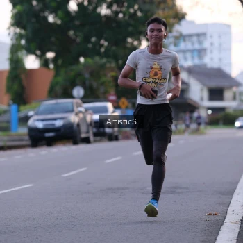 Runner Photo 1367640