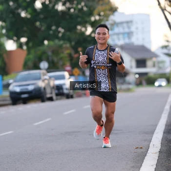 Runner Photo 1367648