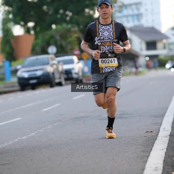Runner Photo 1367660