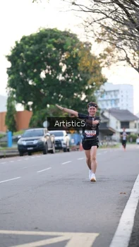Runner Photo 1367684