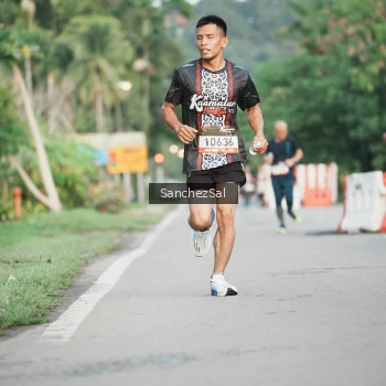 Runner Photo 1368141