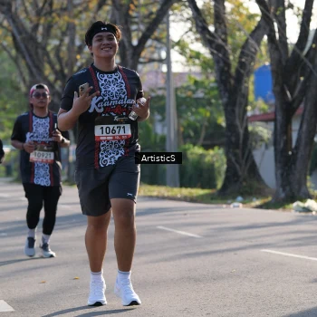 Runner Photo 1371165