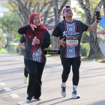 Runner Photo 1371170