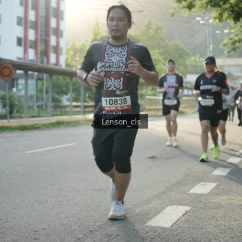 Runner Photo 1371372