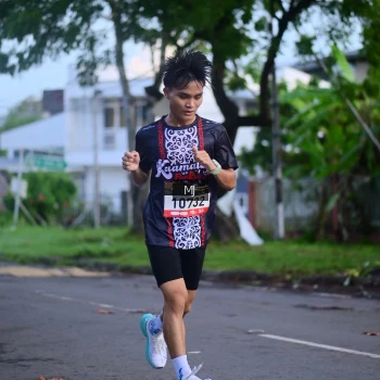 Runner Photo 1372255