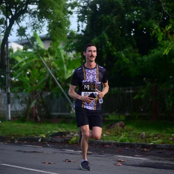 Runner Photo 1372325