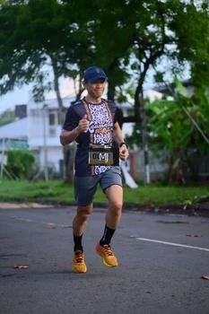 Runner Photo 1372348