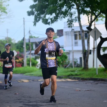 Runner Photo 1372349