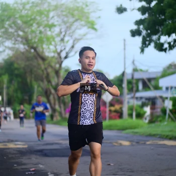 Runner Photo 1372741