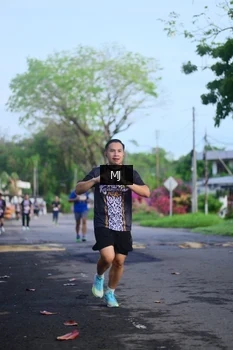 Runner Photo 1372743