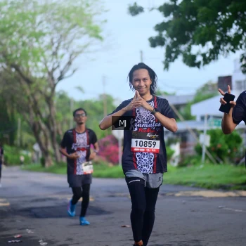 Runner Photo 1372775