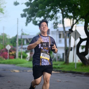 Runner Photo 1372813