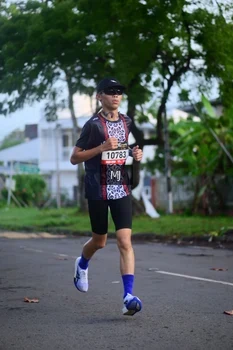 Runner Photo 1372839