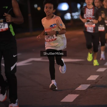 Runner Photo 1373160