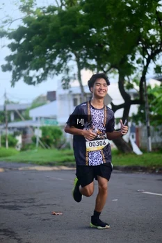 Runner Photo 1373380