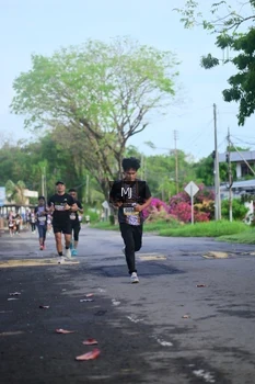 Runner Photo 1373402