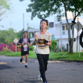 Runner Photo 1373457