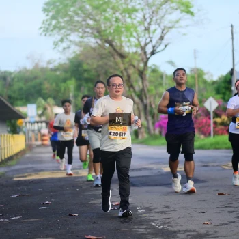 Runner Photo 1373476