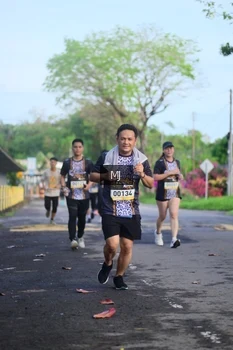 Runner Photo 1373524