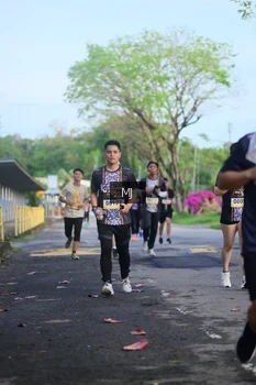 Runner Photo 1373526