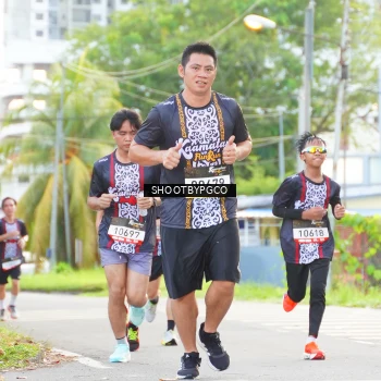 Runner Photo 1374258