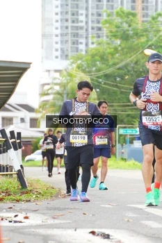 Runner Photo 1374378